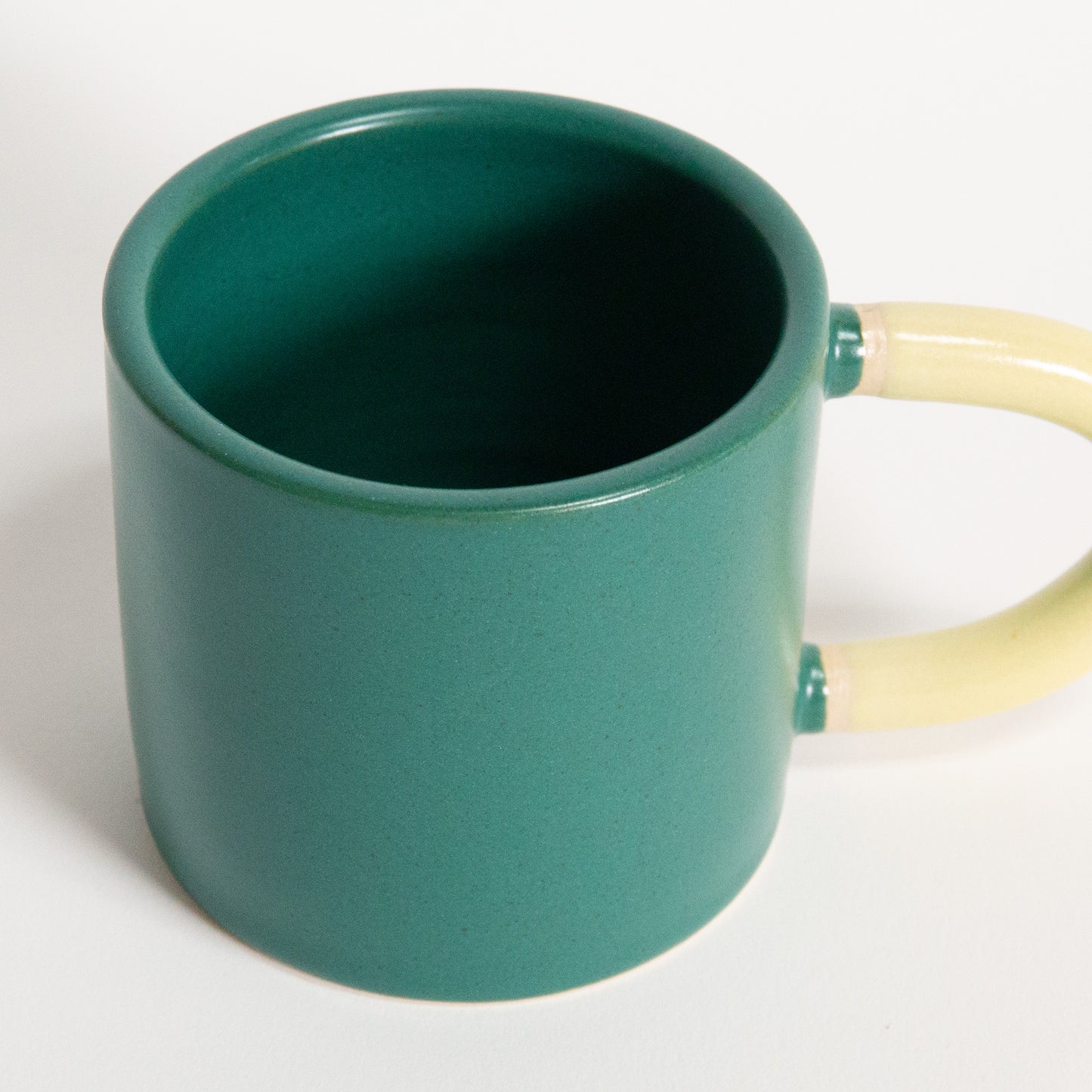 Classic Mug in Emerald with Butter Handle