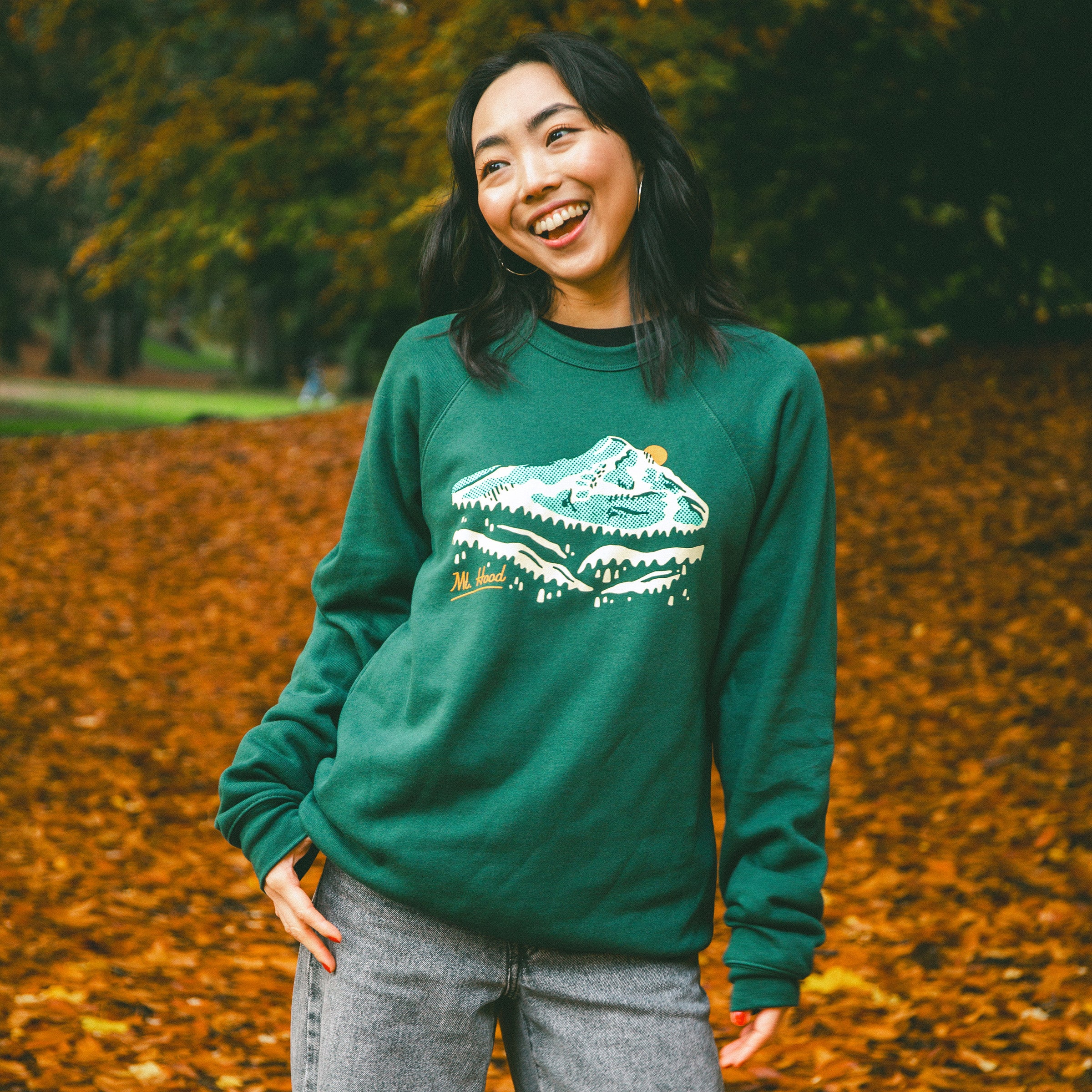 Tende Empire Retro Mt. Hood Crew Sweatshirt (Forest) – Tender Loving Empire