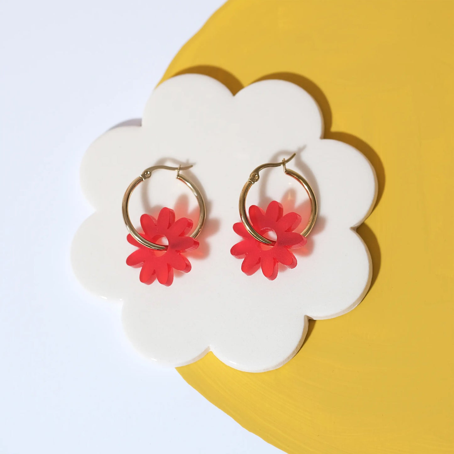 Marguerite Daisy Hoops in Frosted Red