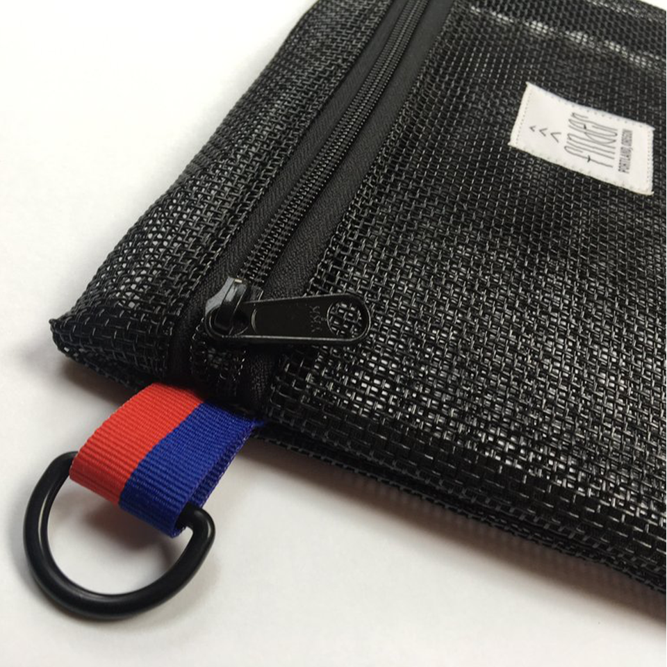 Finder Goods black zippered accessory pouch zipper detail